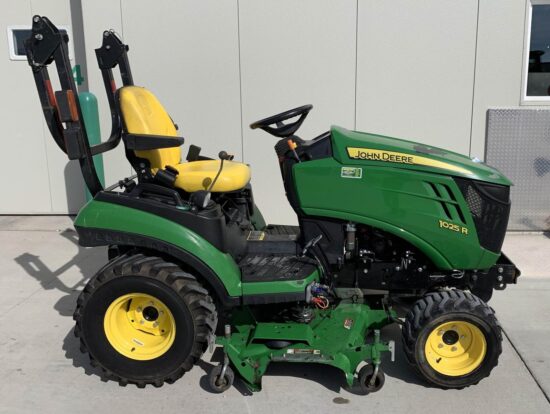 2016 John Deere 1025R Tractor