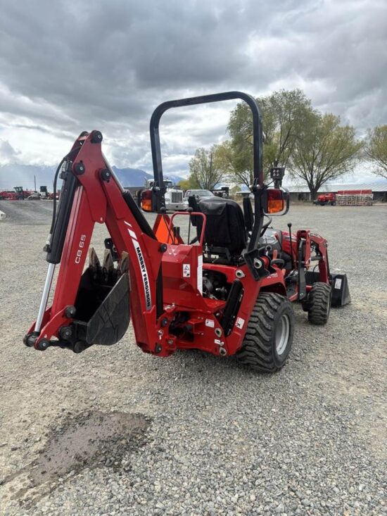 2018 Massey Ferguson GC1720 Tractor - Image 2