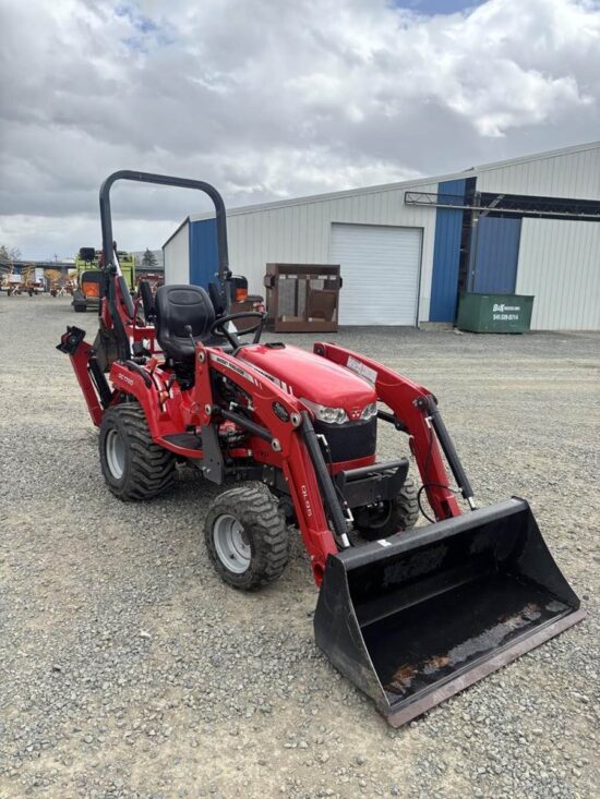2018 Massey Ferguson GC1720 Tractor - Image 5