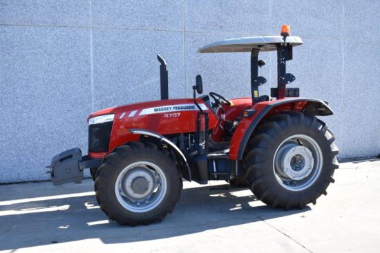 Massey Ferguson 4707 Tractor .